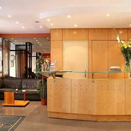 Отель Pavillon Villiers Etoile 3*
