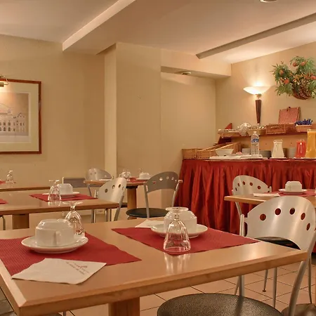 Отель Pavillon Villiers Etoile 3*