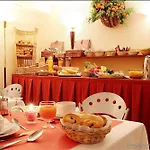 Pavillon Villiers Etoile Hotel 3*