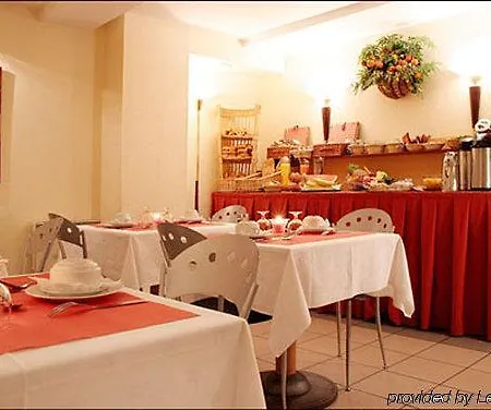 Hotel Pavillon Villiers Etoile 3*